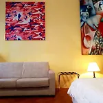 Art Gallery Suite